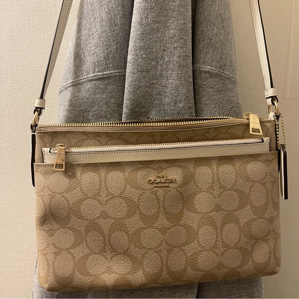 Coach Women's East/West Crossbody With Pop Up Pouch NWOT